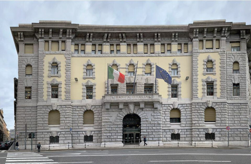 La Banca d'Italia a Trieste: Un Palinsesto di Pietra di Aurisina