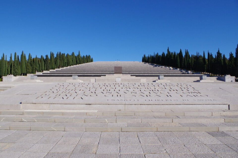 La Pietra della Patria: Il Sacrario di Redipuglia e il Marmo di Aurisina