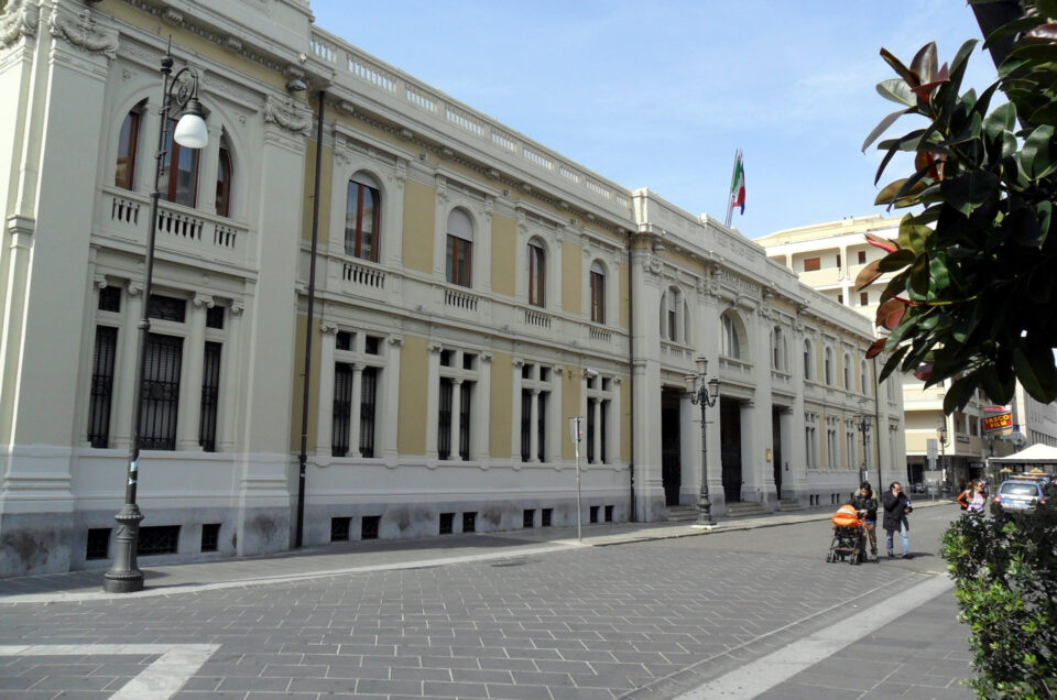 Banca d’Italia di Reggio Calabria – Il Marmo di Aurisina come simbolo di solidità e volontà di ricostruzione