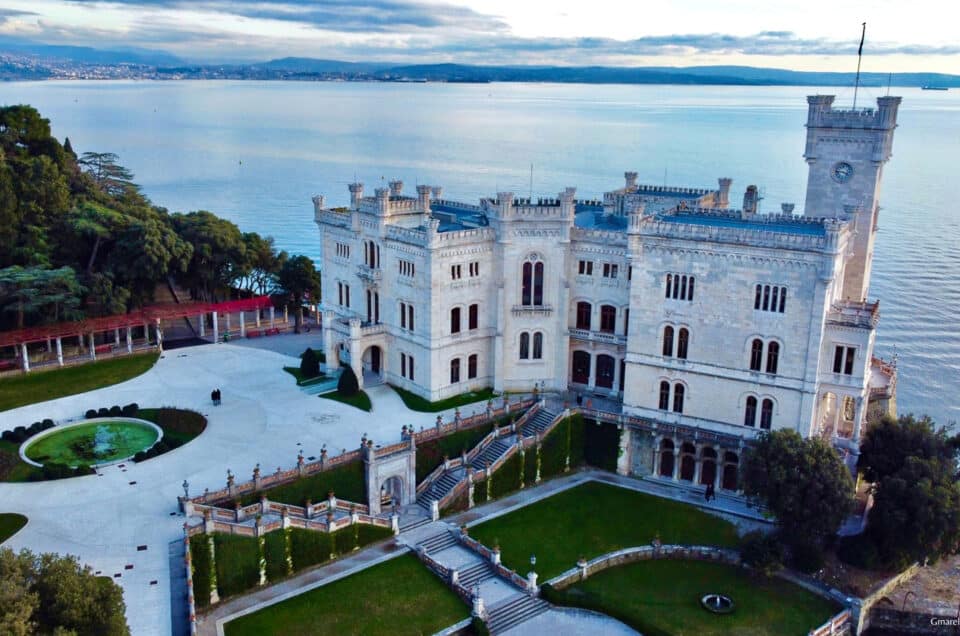 Il Castello di Miramare – Un esempio dell’Eclettismo Asburgico a metà ‘800