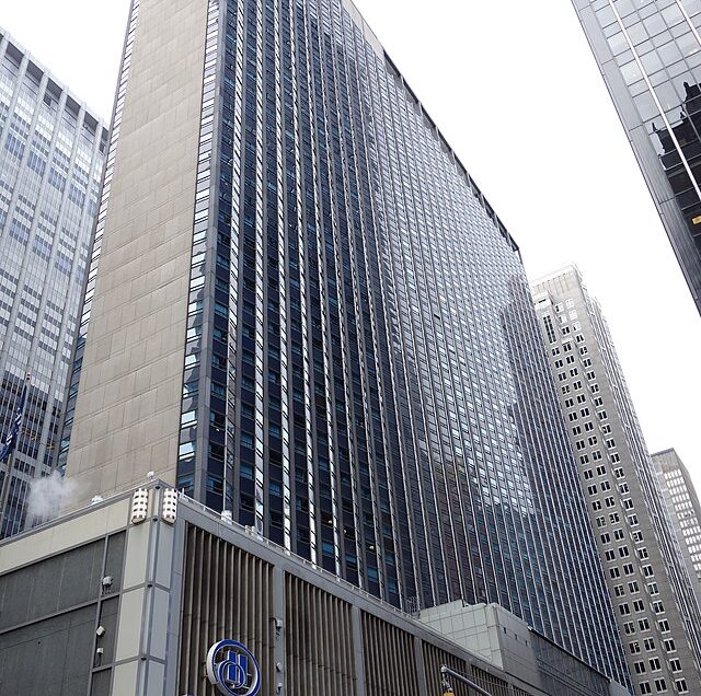Lo Stile Internazionale a Manhattan: Il Marmo di Aurisina per il New York Hilton