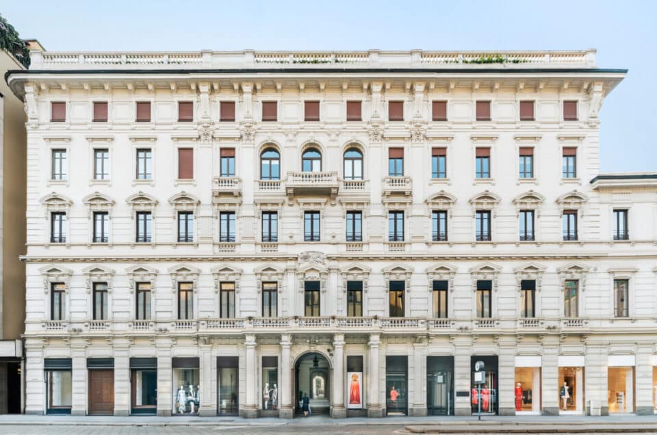La sede milanese della Riunione Adriatica di Sicurtà: un capolavoro del movimento del Novecento Milanese in Marmo di Aurisina