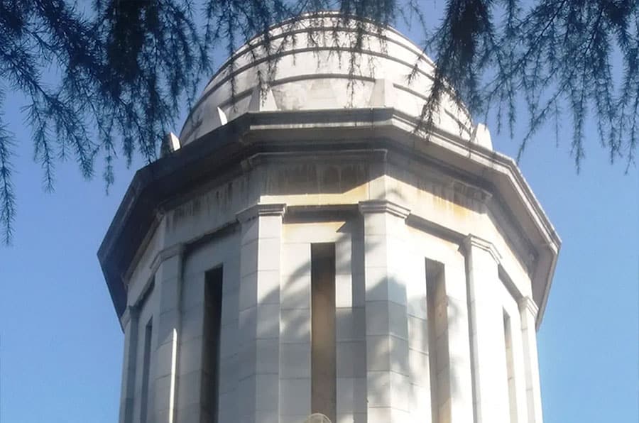 Edicola Goldfinger – Cimitero Monumentale di Milano